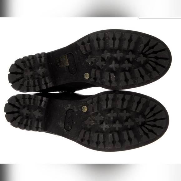 Chanel CC logo   Padlock  Winter Boots - Picture 5 of 9